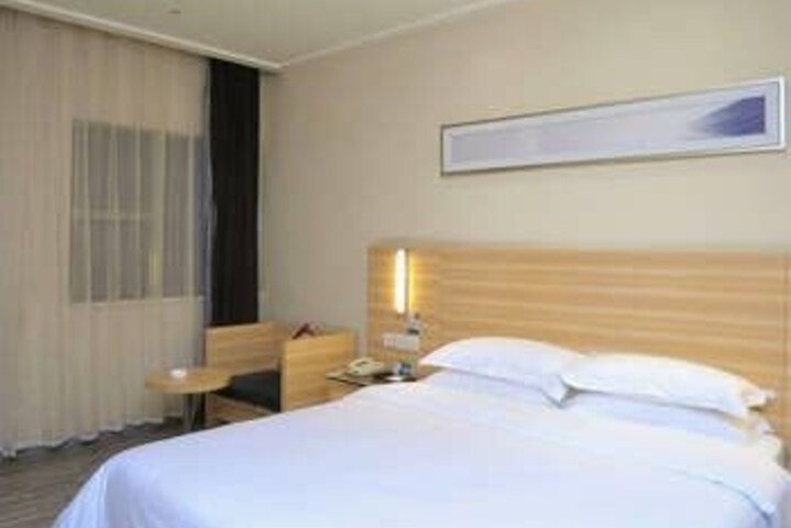 Room 2 of 8
