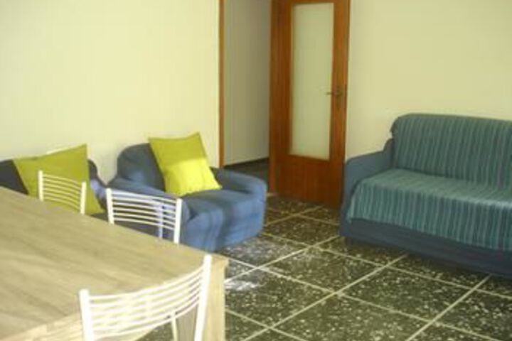 Room 10 of 12