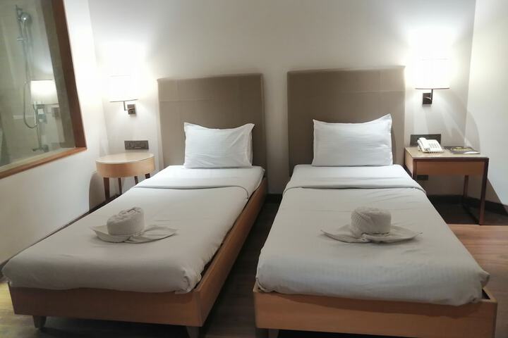 Room 48 of 181