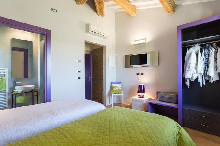 Room 14 of 48