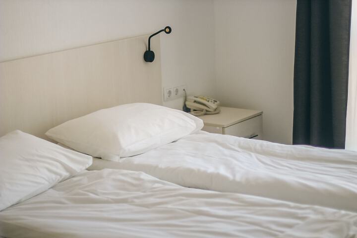 Room 1 of 31
