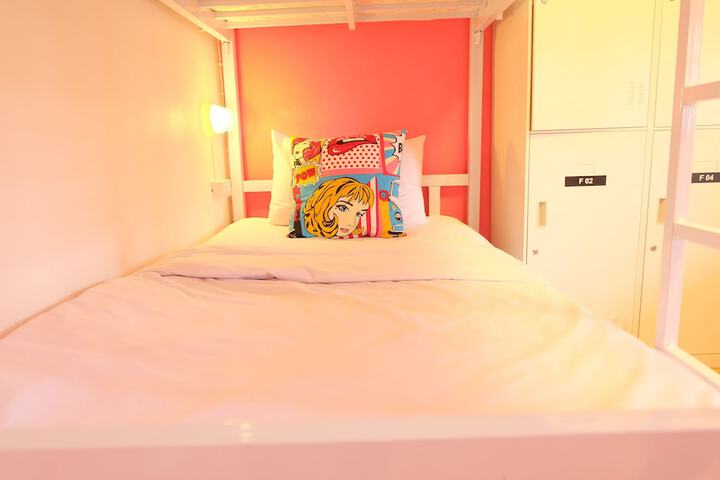 Room 4 of 37