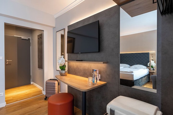 Room 22 of 61