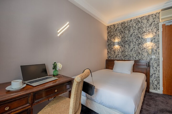 Room 17 of 50