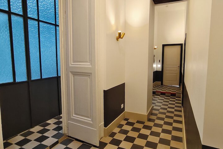 Ballroom/Hall 77 of 91
