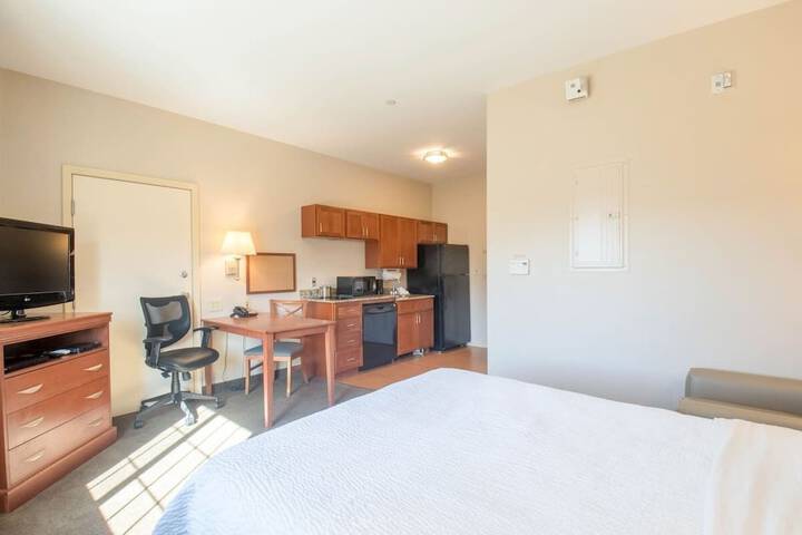Room 9 of 37