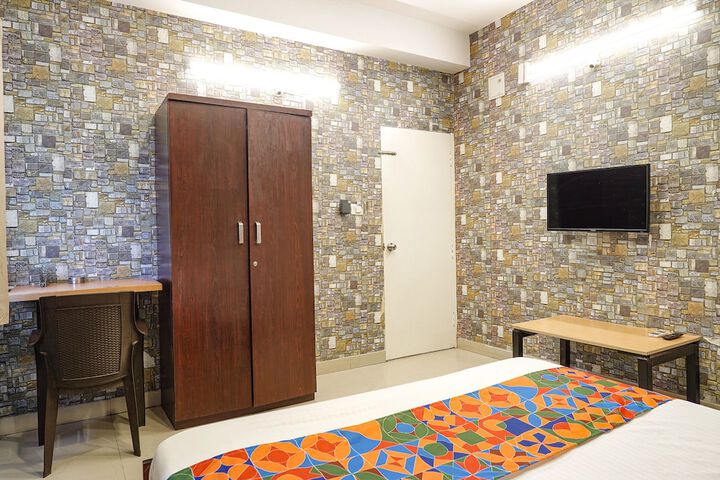 Room 21 of 27