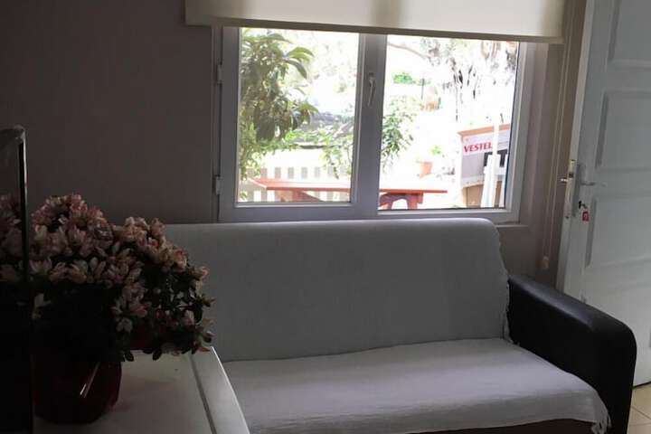 Room 10 of 13