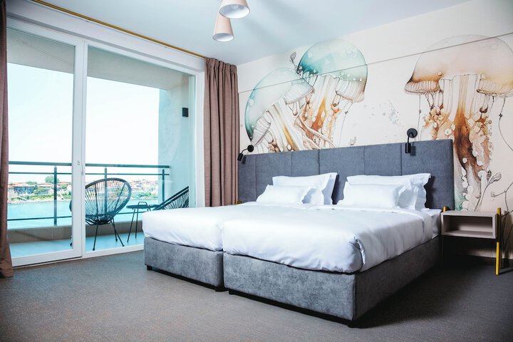 Room 9 of 54