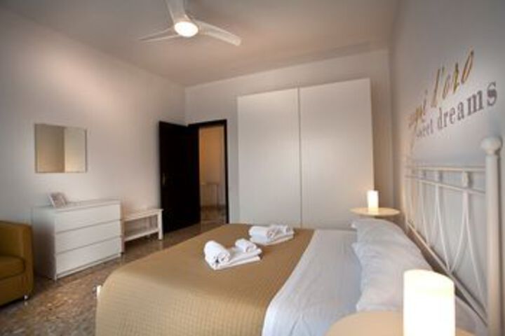 Room 10 of 31