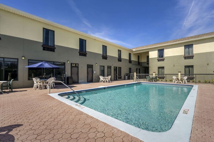 Pool 23 of 33