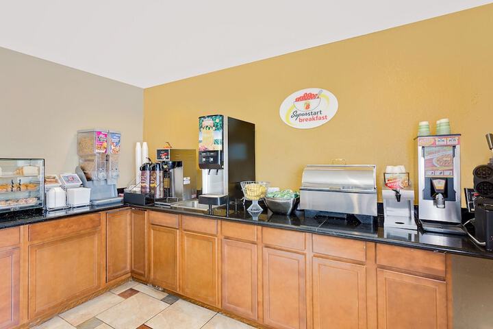 Breakfast/Coffee Service 17 of 20