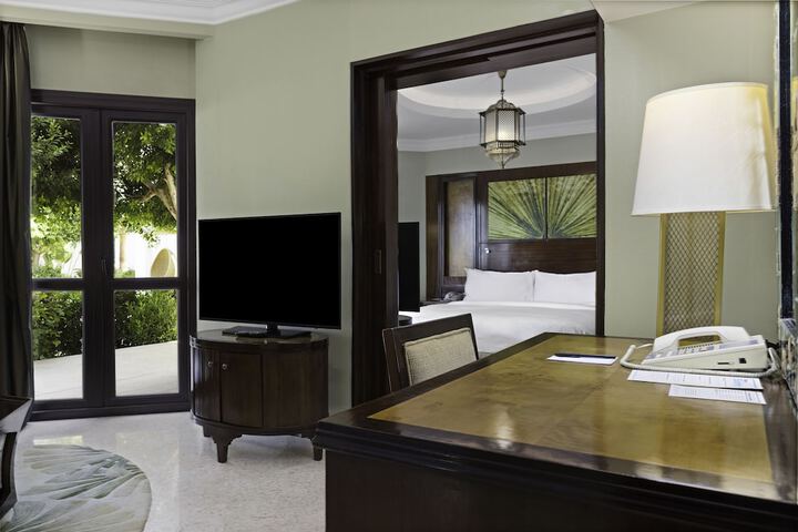 Room 43 of 163