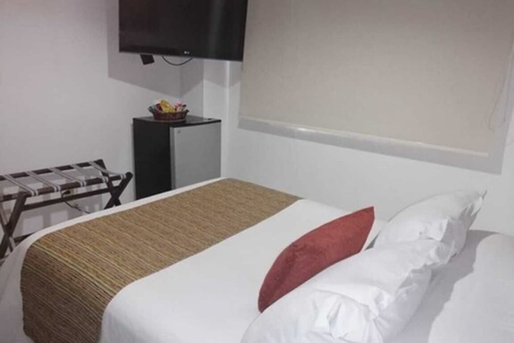 Room 10 of 60
