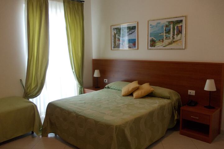 Room 8 of 33