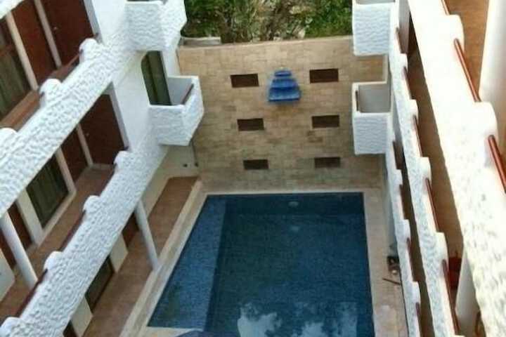 Pool 16 of 32