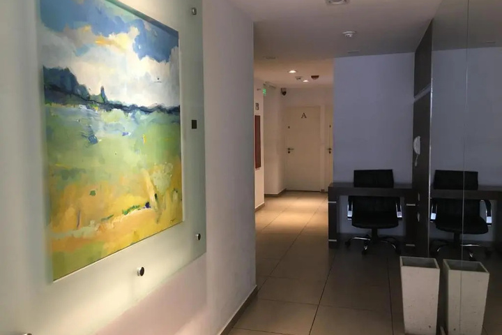 Room 4 of 11