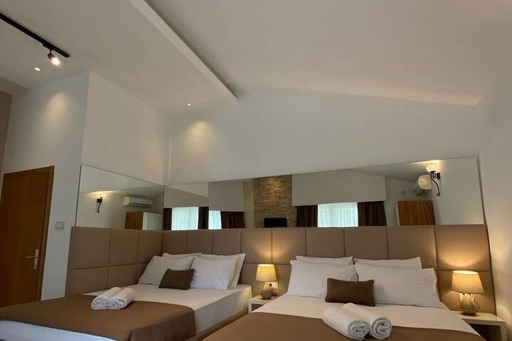 Room 41 of 132