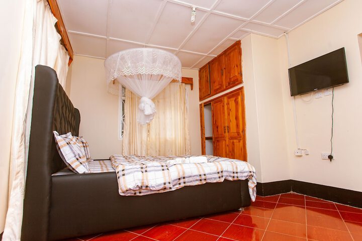 Room 14 of 19