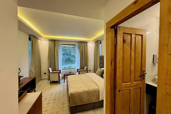 Room 5 of 23