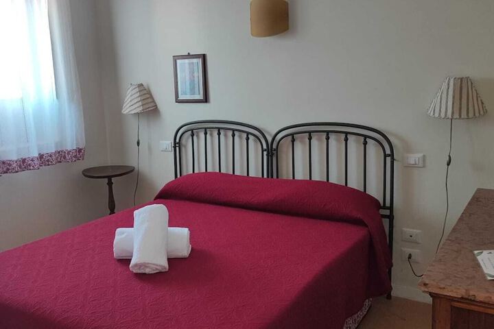 Room 10 of 53