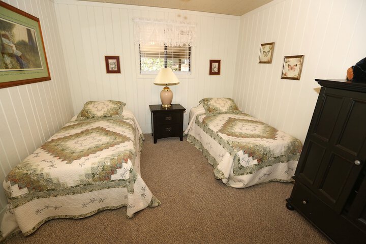 Room 28 of 400