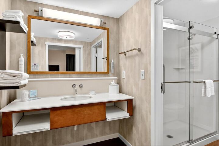 Room 42 of 67