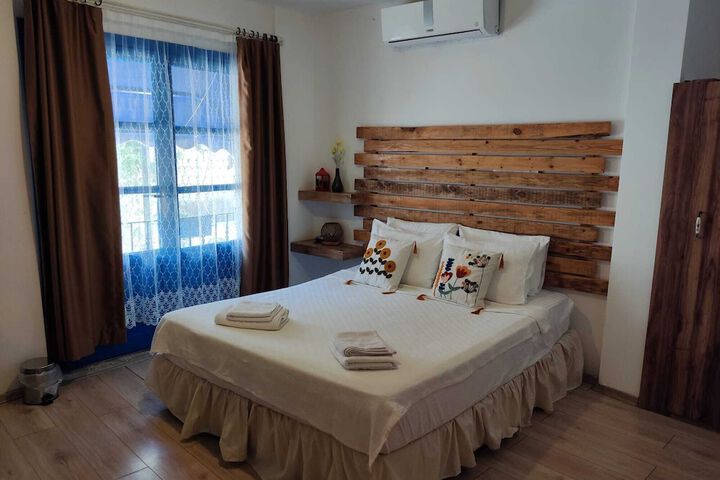 Room 13 of 23