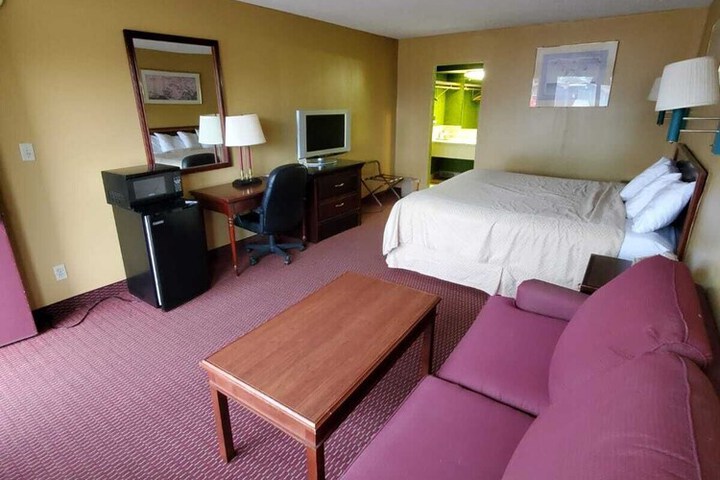 Room 6 of 35