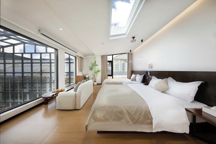 Room 10 of 61