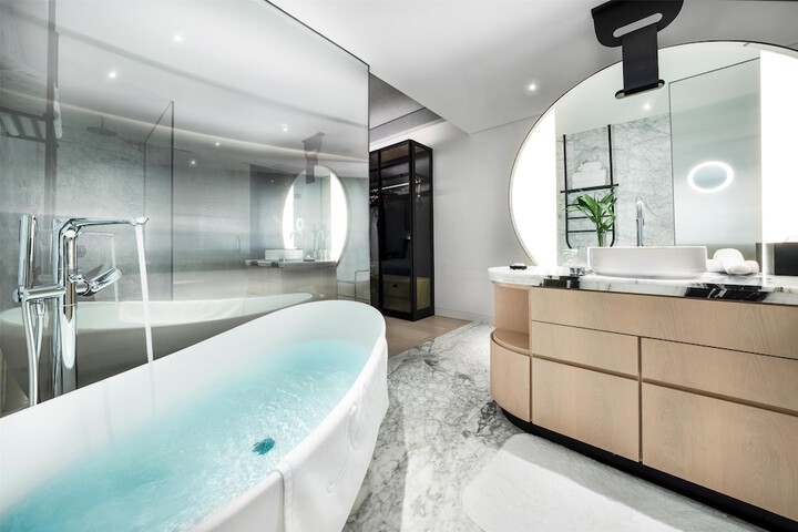 Room 45 of 225