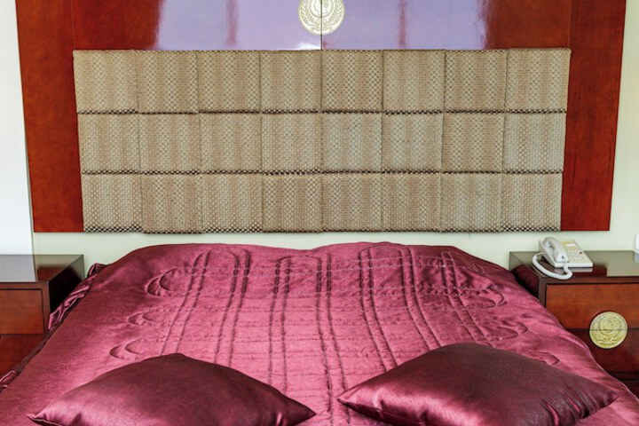 Room 33 of 109