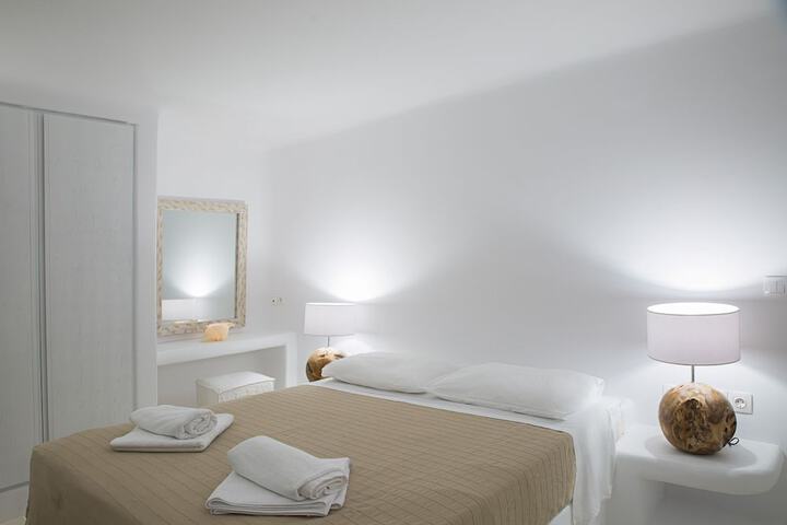 Room 3 of 34