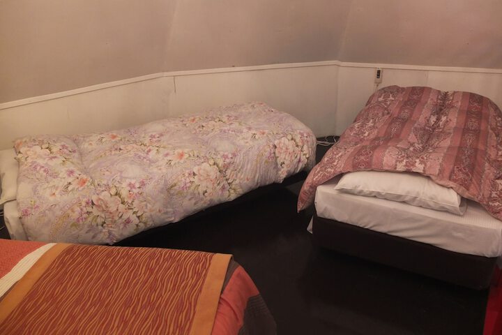 Room 8 of 78