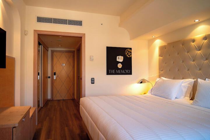 Room 9 of 60