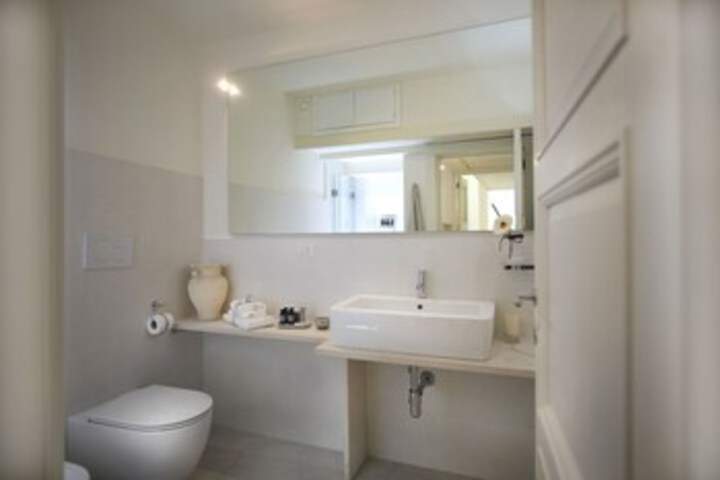 Room 2 of 35