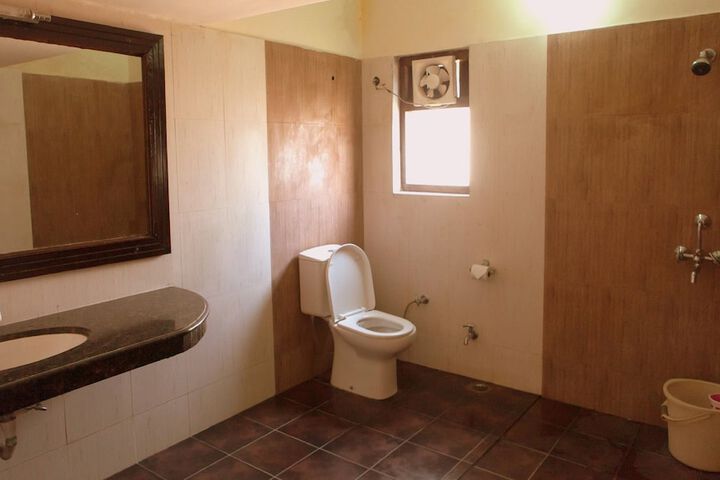 Room 17 of 31