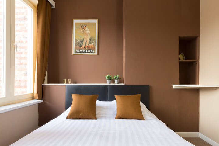 Room 6 of 27
