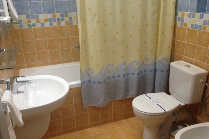 Room 28 of 53