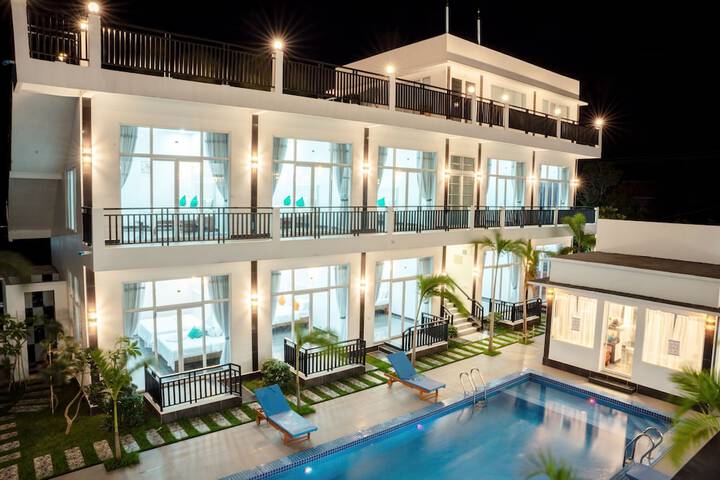 Hotel 41 of 53