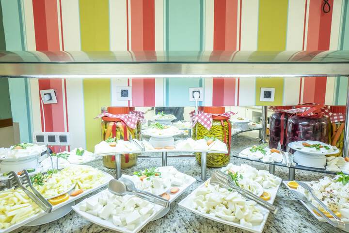 Dining 127 of 160