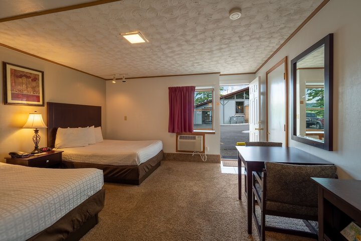 Room 10 of 83