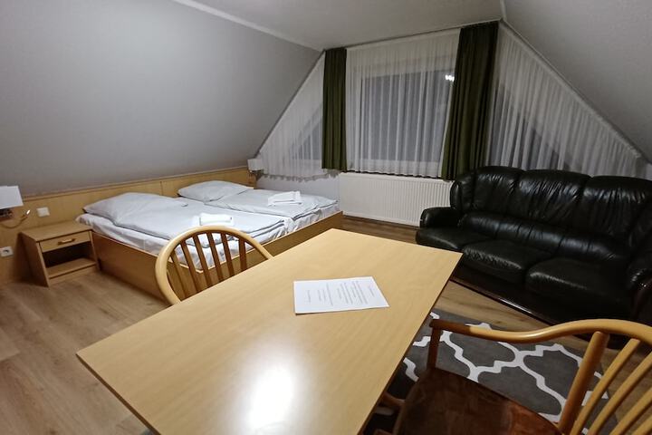 Room 5 of 23