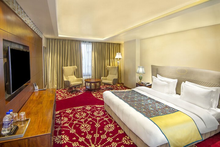 Room 12 of 89