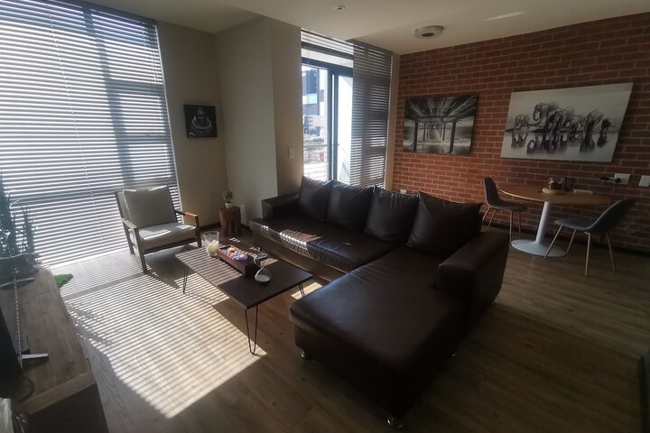Lounge 207 of 215