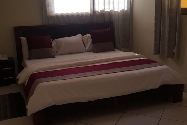 Room 3 of 32