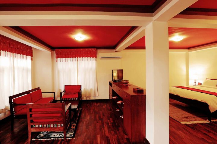 Room 5 of 82