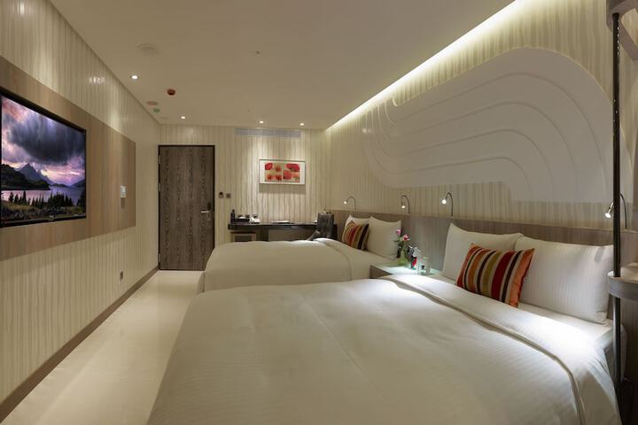 Room 5 of 26