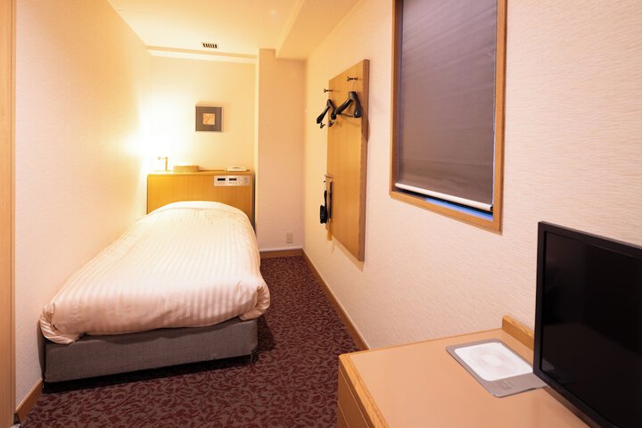 Room 22 of 66