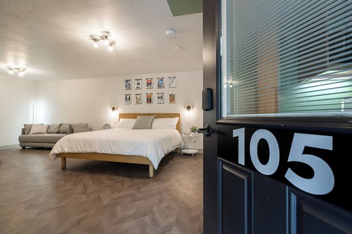 Room 11 of 20